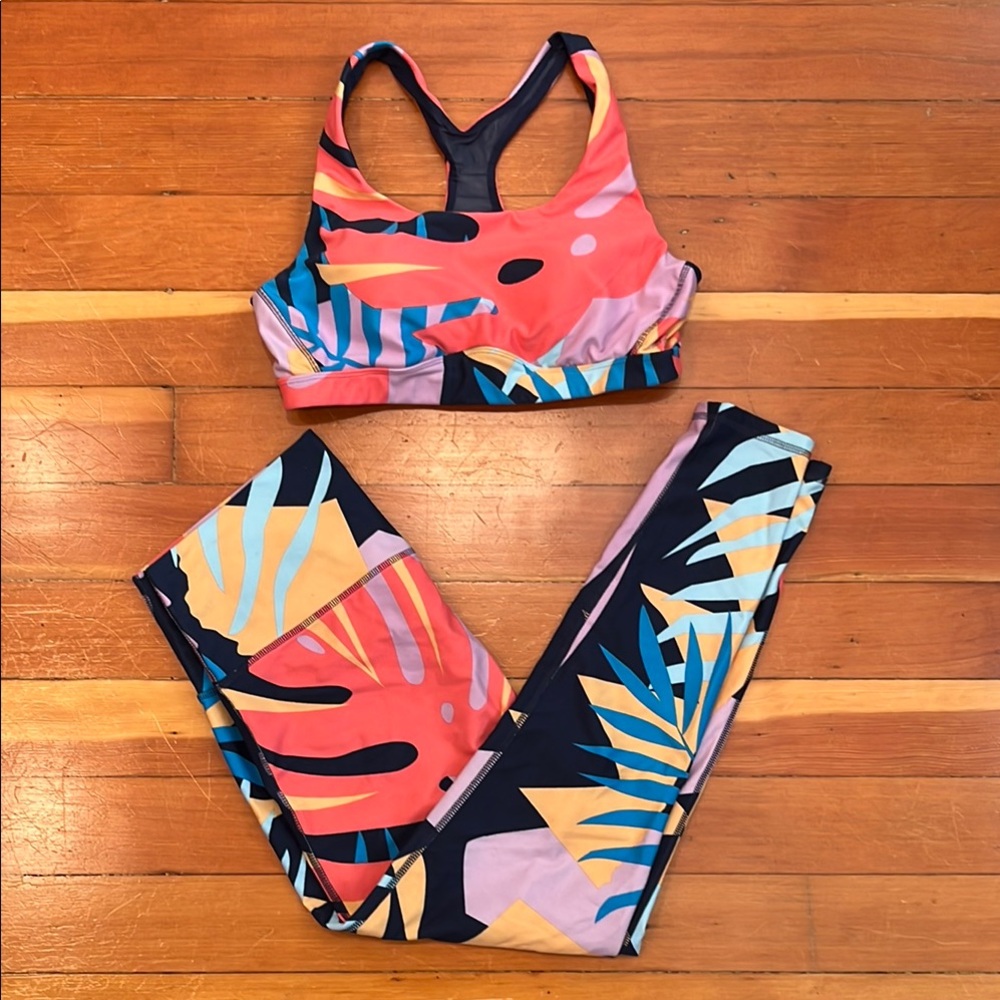 Colorful Tropical Print Activewear Set | DSG Sz L